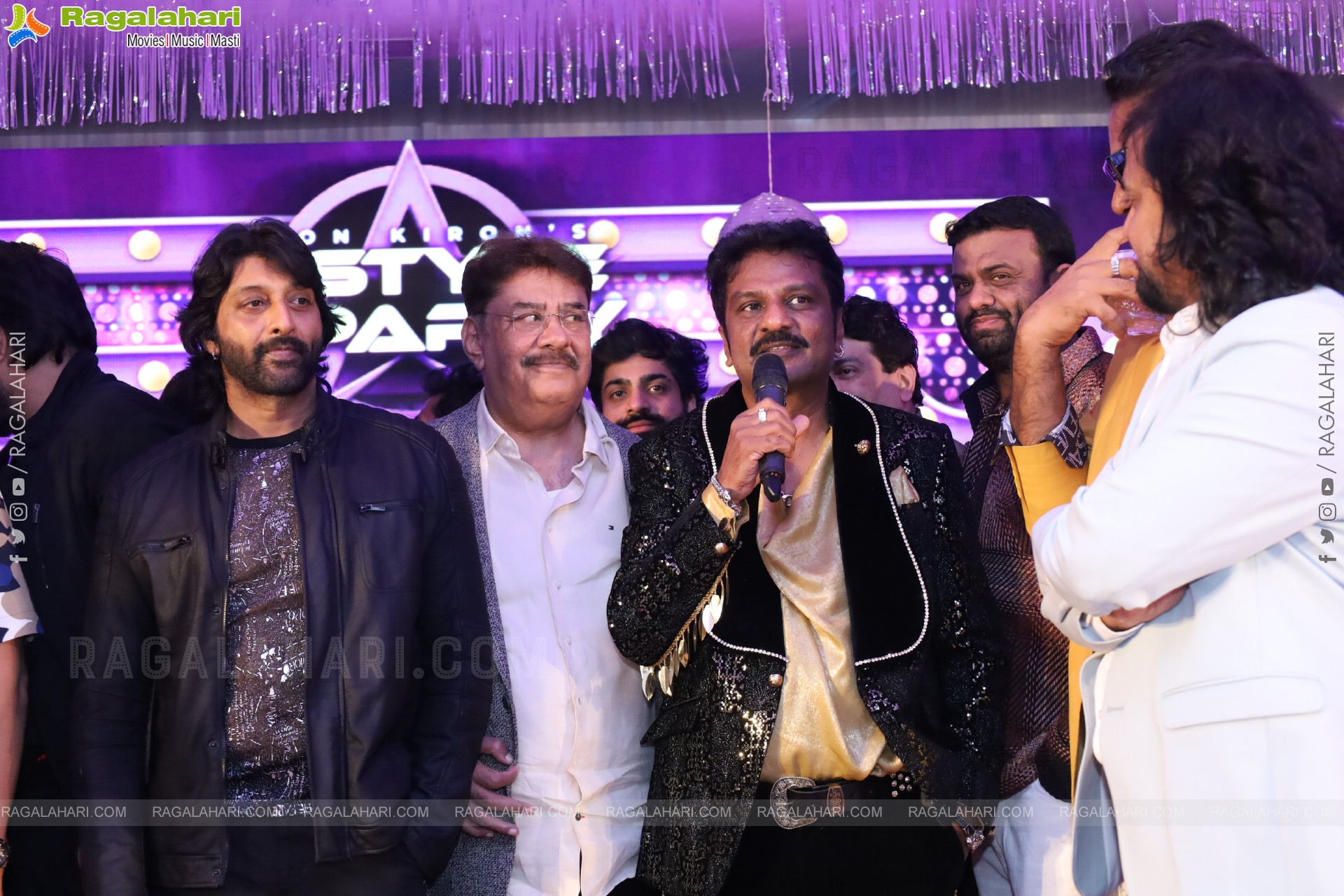 Lion Kiron Hosts a Grand Retro Edition-Themed K Party at Butta Convention