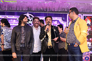 Lion Kiron Hosts a Grand Retro Edition-Themed K Party 