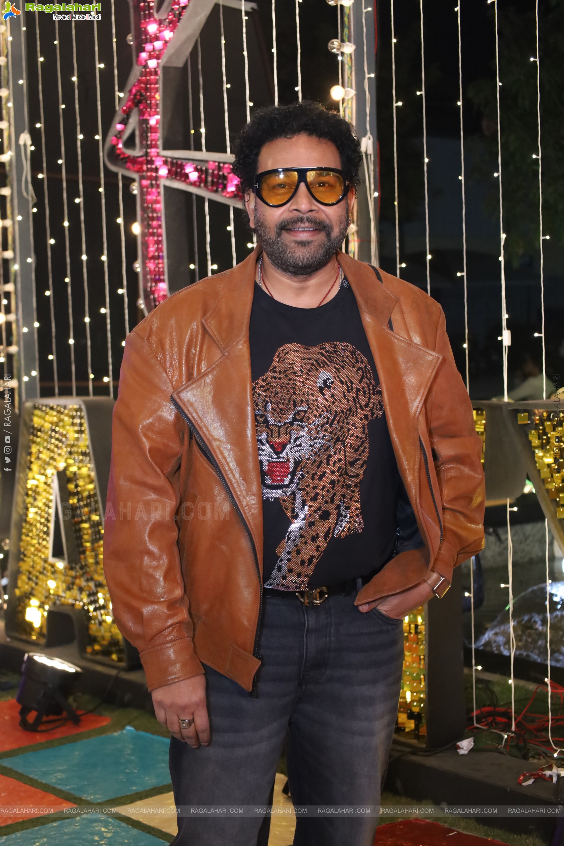 Lion Kiron Hosts a Grand Retro Edition-Themed K Party at Butta Convention