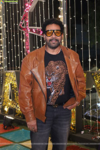 Lion Kiron Hosts a Grand Retro Edition-Themed K Party 