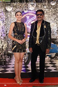 Lion Kiron Hosts a Grand Retro Edition-Themed K Party 