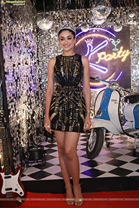 Lion Kiron Hosts a Grand Retro Edition-Themed K Party 