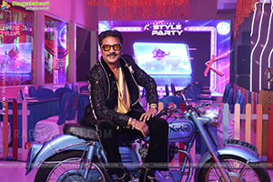 Lion Kiron Hosts a Grand Retro Edition-Themed K Party 