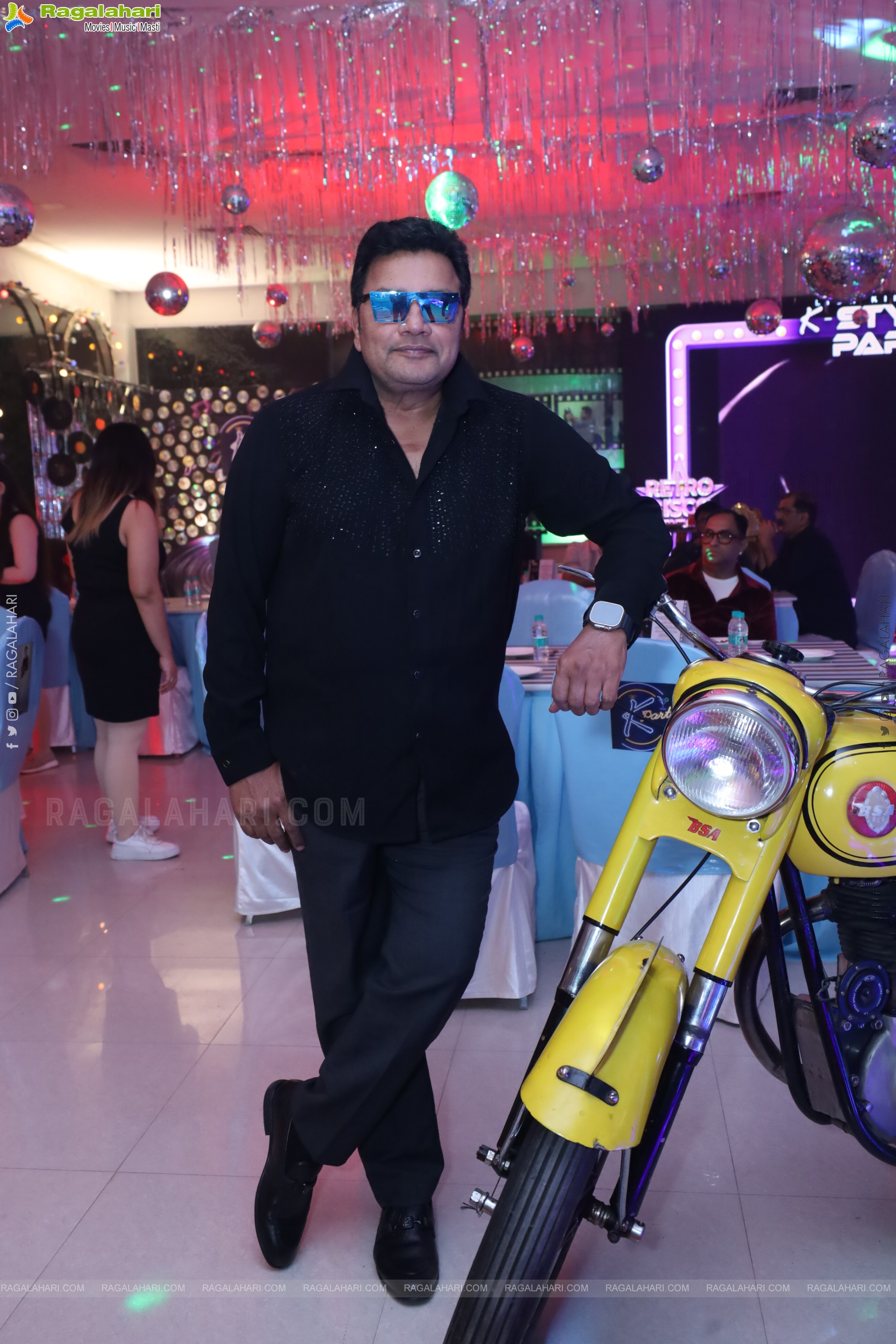 Lion Kiron Hosts a Grand Retro Edition-Themed K Party at Butta Convention