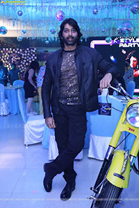 Lion Kiron Hosts a Grand Retro Edition-Themed K Party 