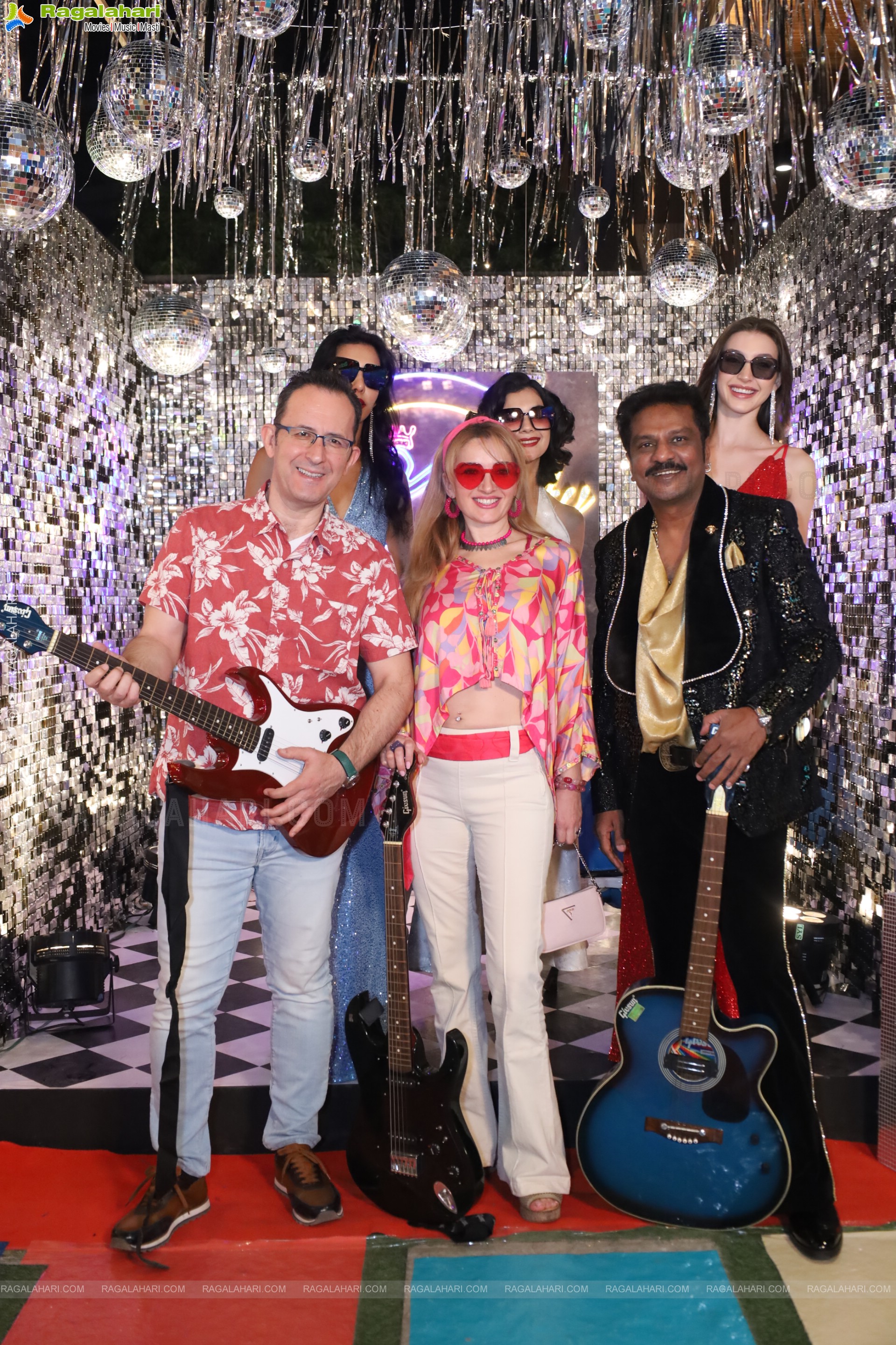 Lion Kiron Hosts a Grand Retro Edition-Themed K Party at Butta Convention