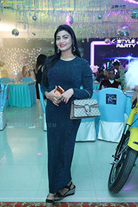 Lion Kiron Hosts a Grand Retro Edition-Themed K Party 