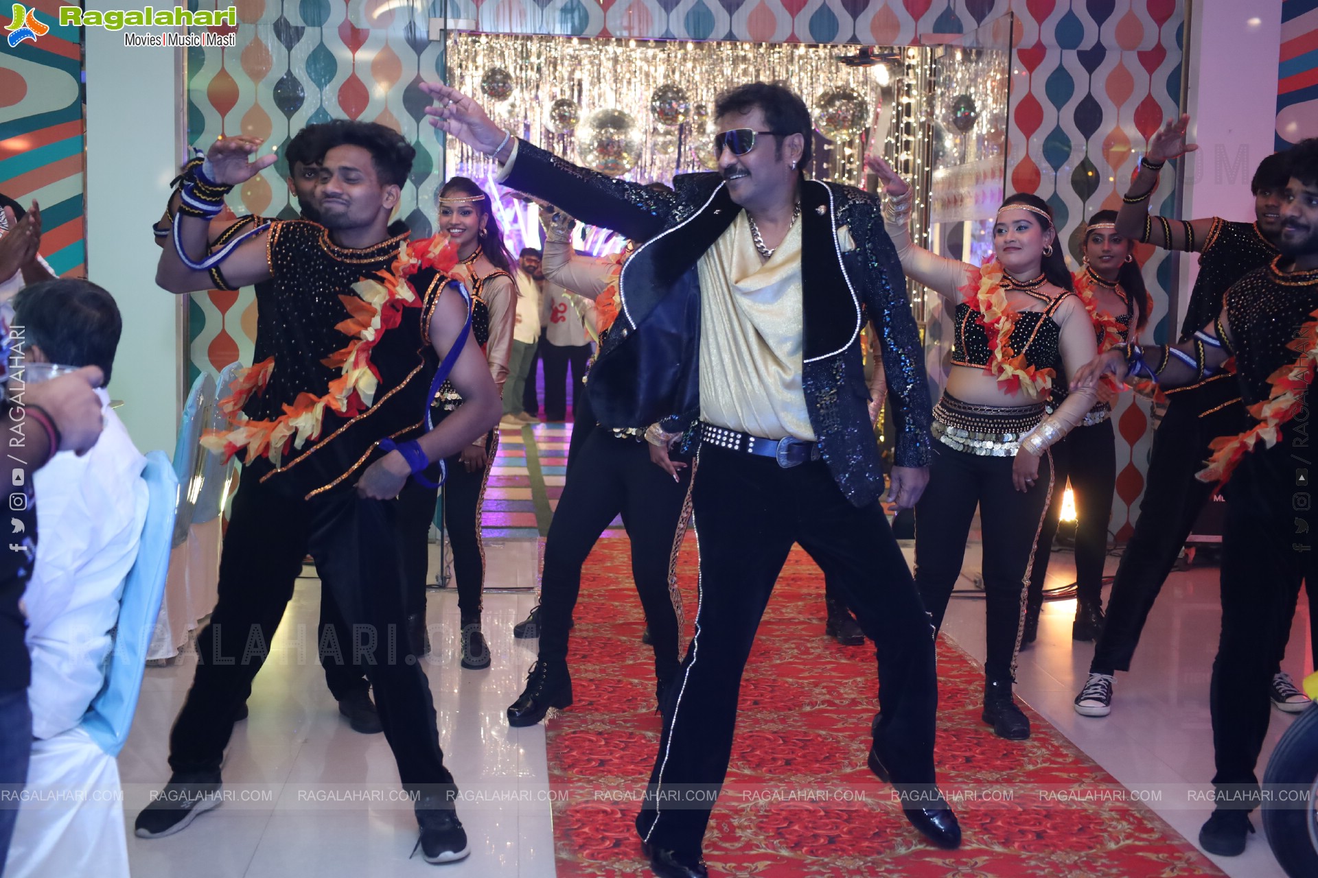 Lion Kiron Hosts a Grand Retro Edition-Themed K Party at Butta Convention