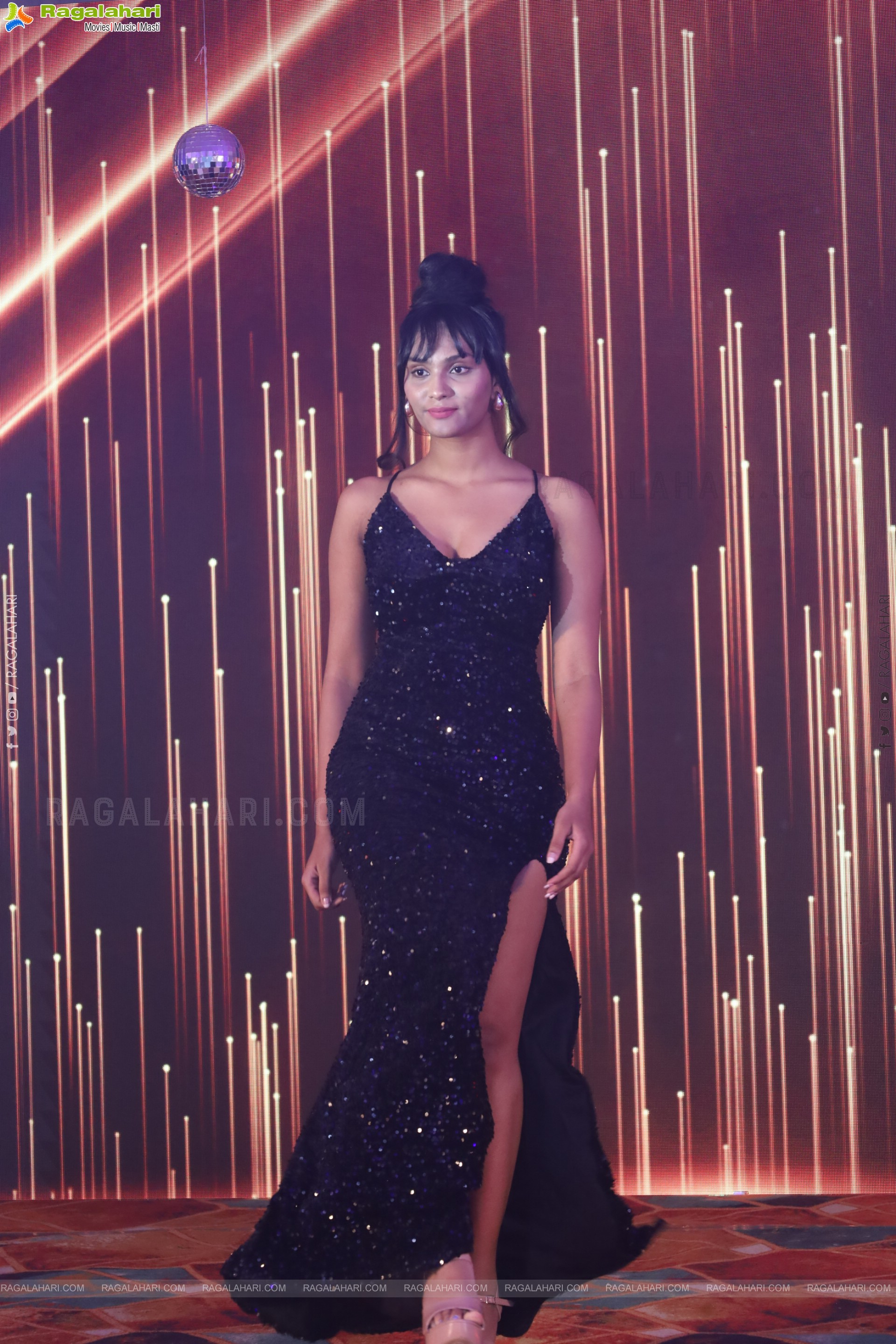 Lion Kiron Hosts a Grand Retro Edition-Themed K Party at Butta Convention