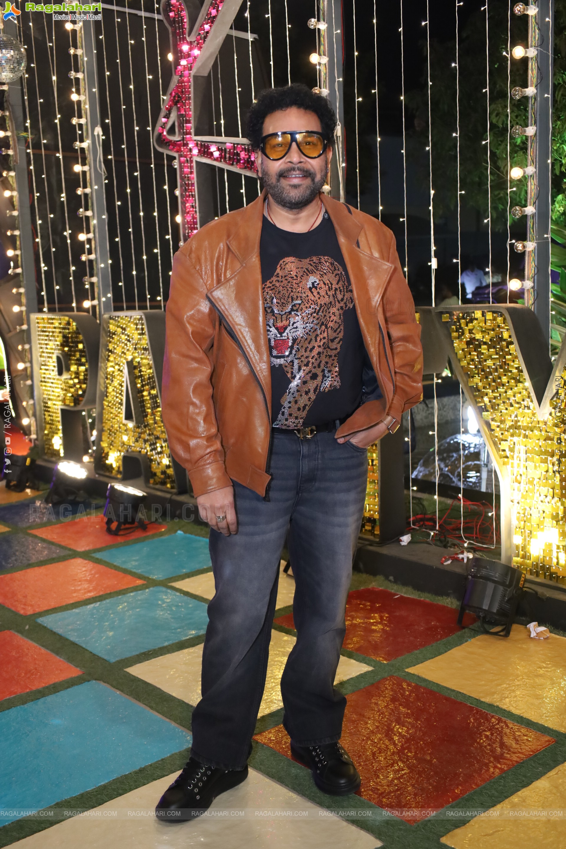 Lion Kiron Hosts a Grand Retro Edition-Themed K Party at Butta Convention