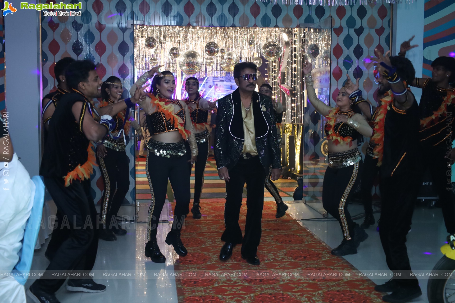 Lion Kiron Hosts a Grand Retro Edition-Themed K Party at Butta Convention