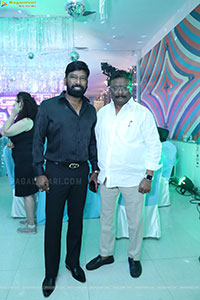 Lion Kiron Hosts a Grand Retro Edition-Themed K Party 