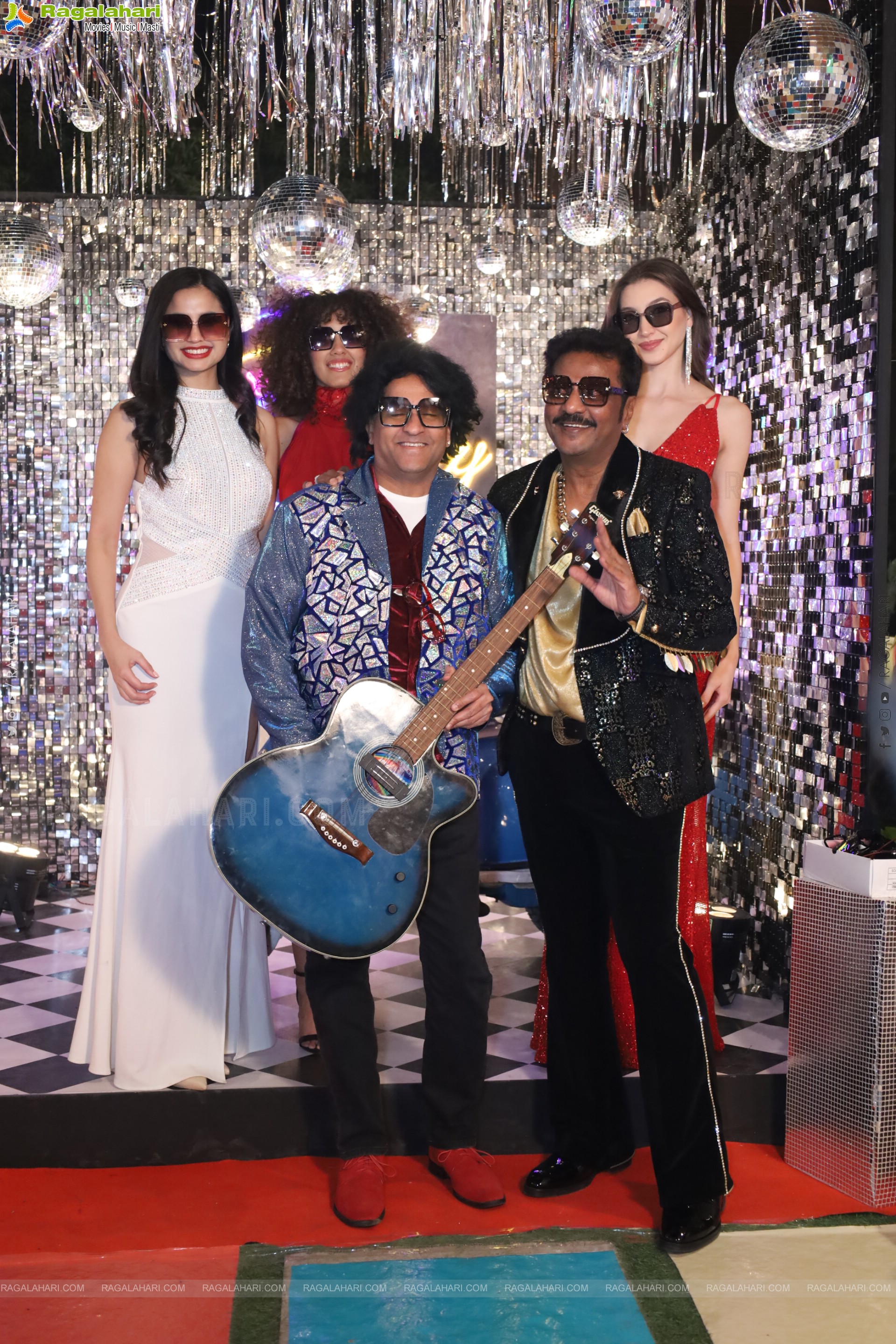 Lion Kiron Hosts a Grand Retro Edition-Themed K Party at Butta Convention