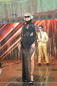 Lion Kiron Hosts a Grand Retro Edition-Themed K Party 