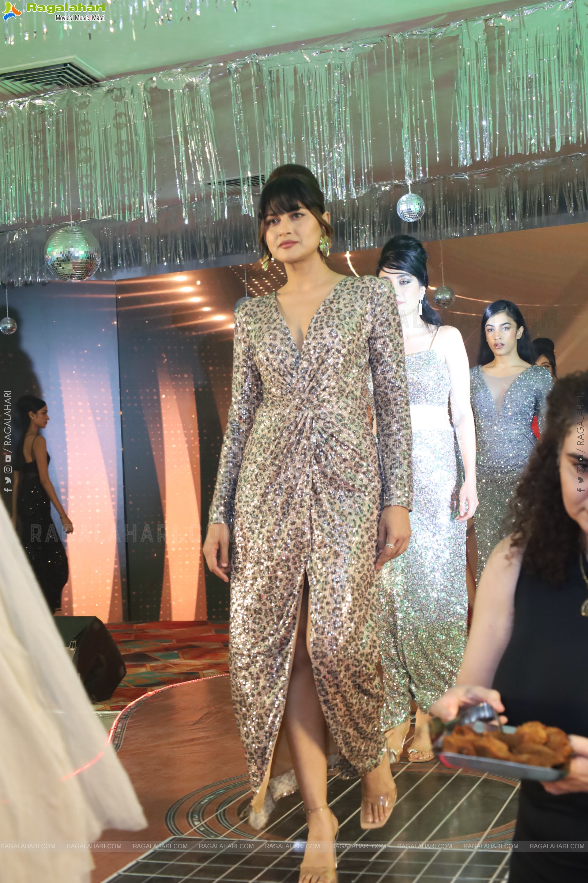 Lion Kiron Hosts a Grand Retro Edition-Themed K Party at Butta Convention