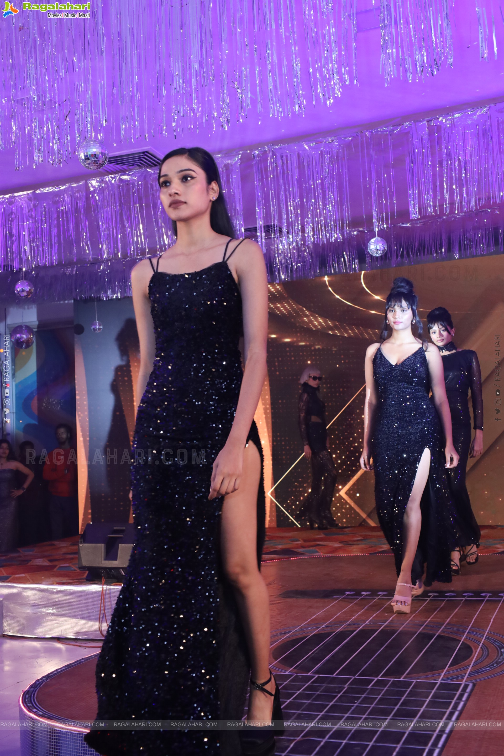 Lion Kiron Hosts a Grand Retro Edition-Themed K Party at Butta Convention