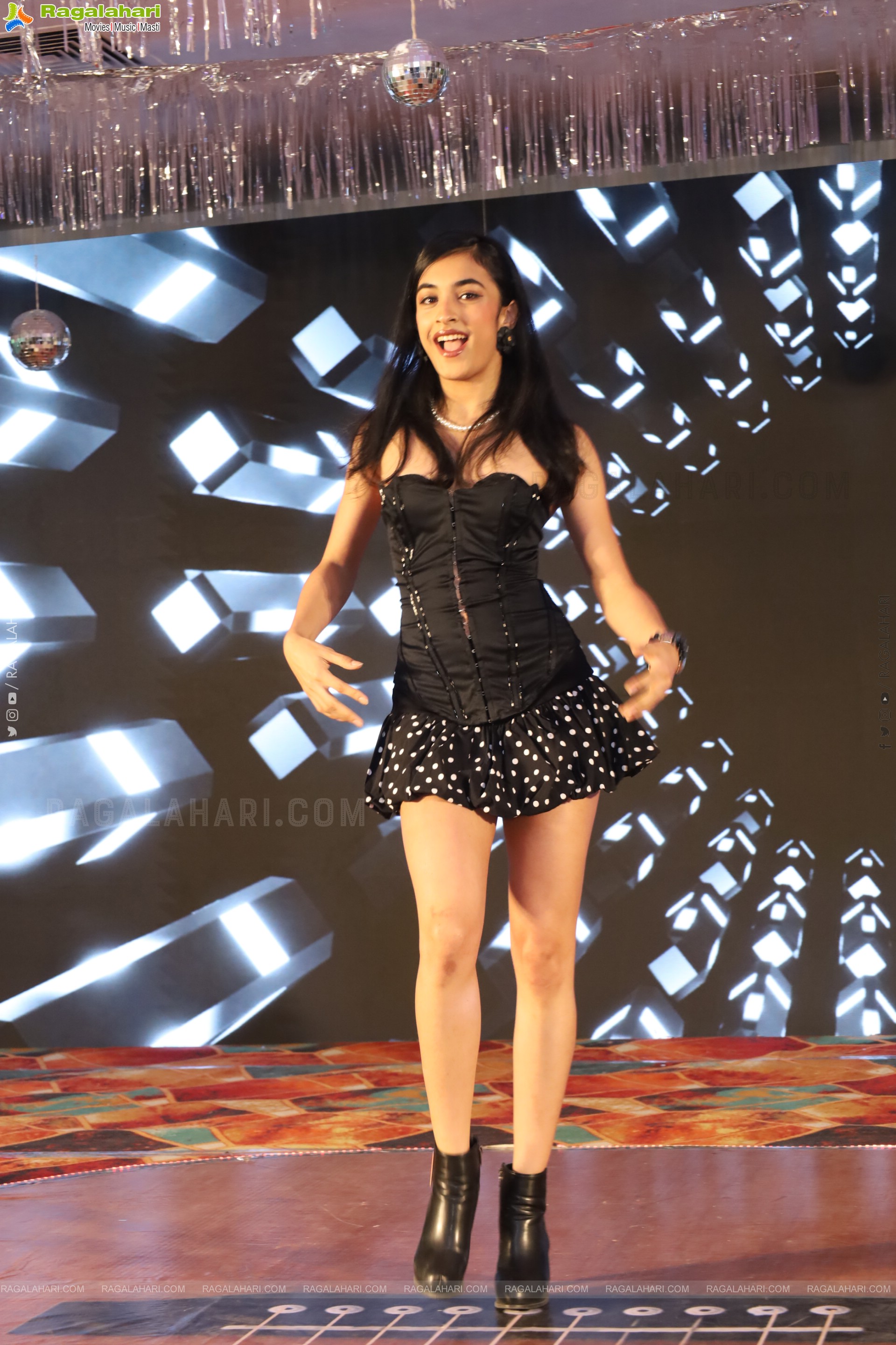 Lion Kiron Hosts a Grand Retro Edition-Themed K Party at Butta Convention