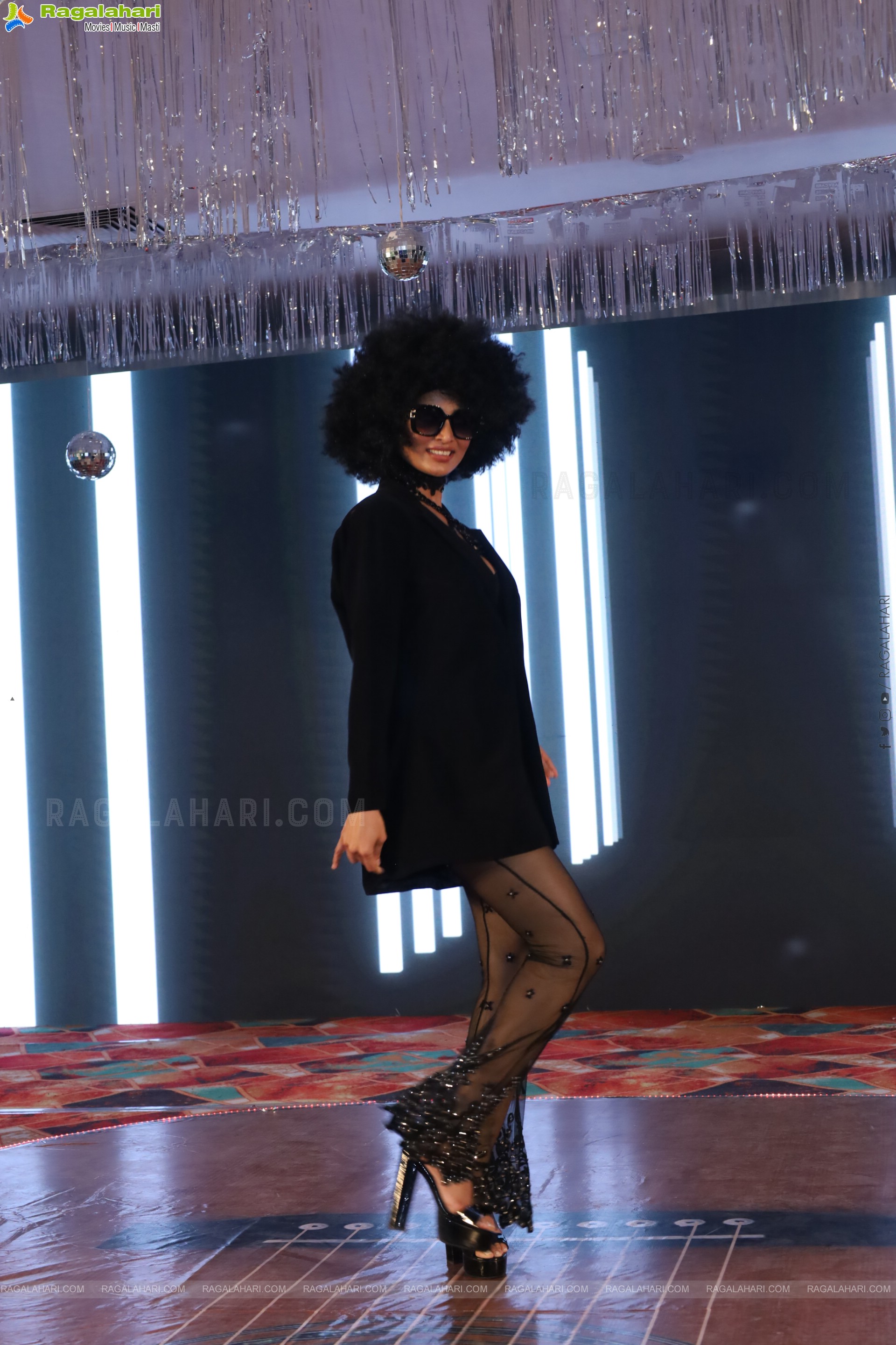 Lion Kiron Hosts a Grand Retro Edition-Themed K Party at Butta Convention