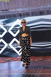 Lion Kiron Hosts a Grand Retro Edition-Themed K Party 