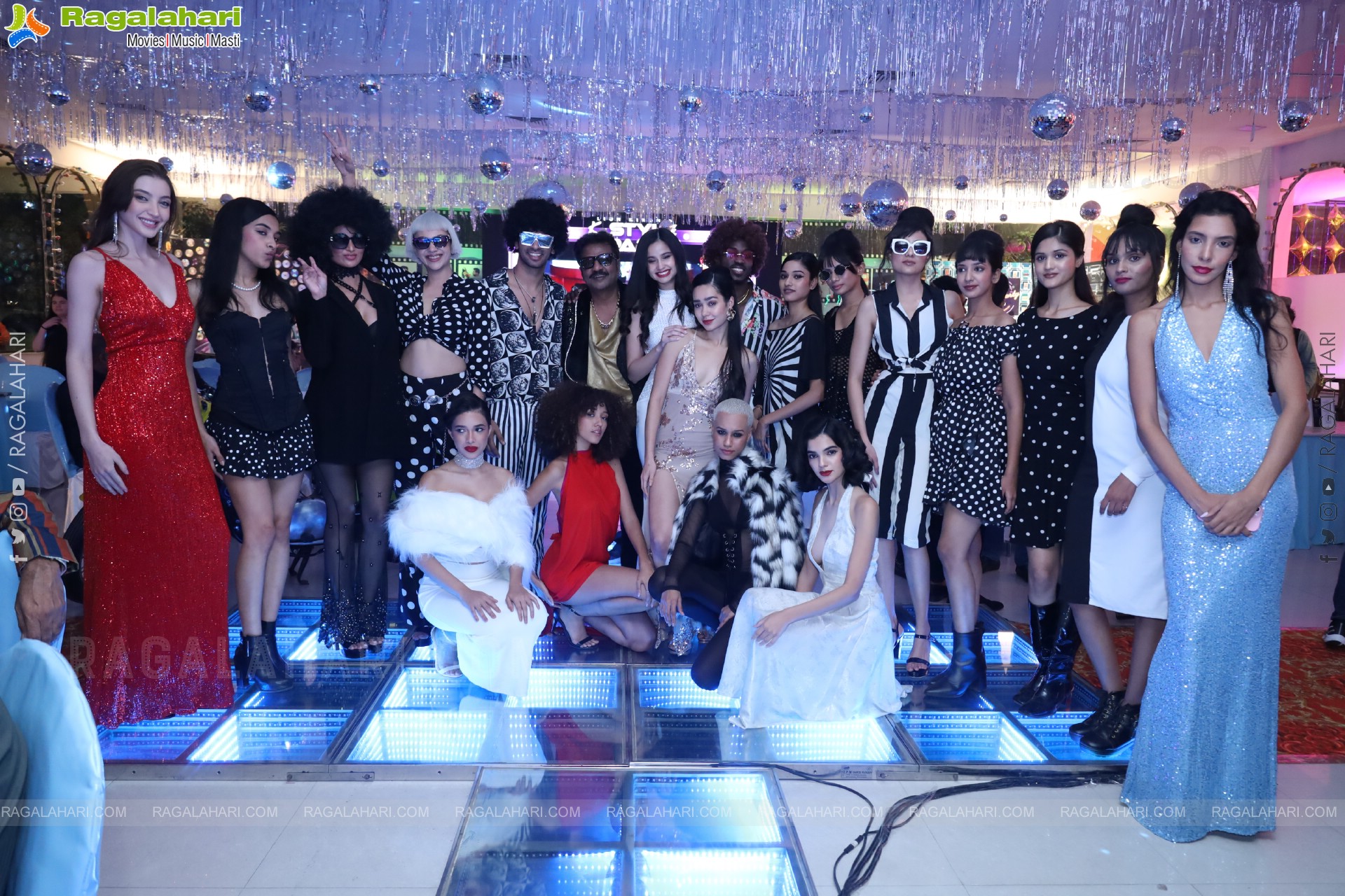 Lion Kiron Hosts a Grand Retro Edition-Themed K Party at Butta Convention