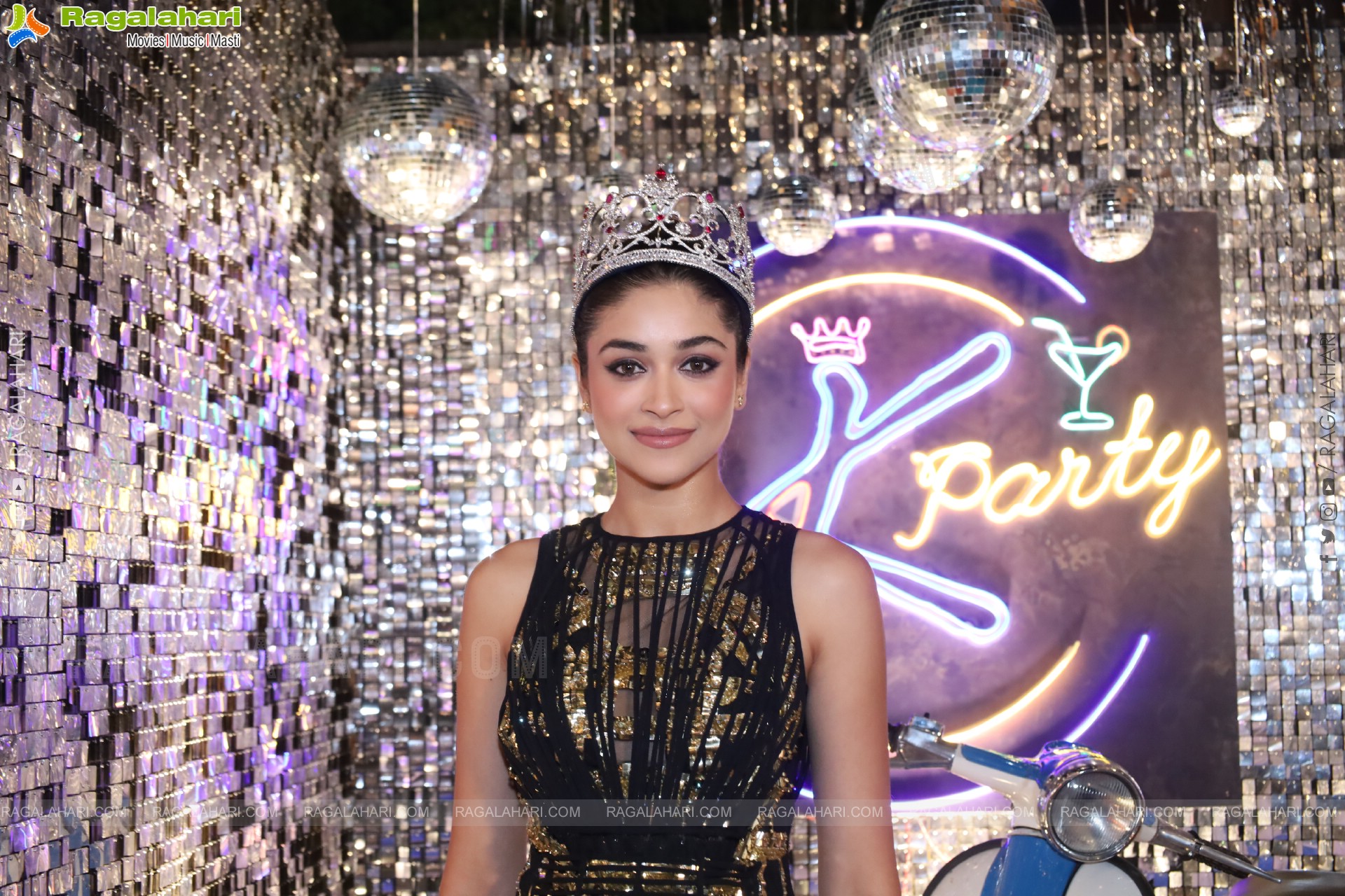 Lion Kiron Hosts a Grand Retro Edition-Themed K Party at Butta Convention