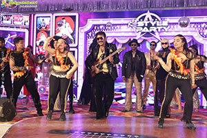 Lion Kiron Hosts a Grand Retro Edition-Themed K Party 