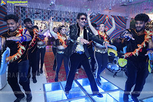 Lion Kiron Hosts a Grand Retro Edition-Themed K Party 