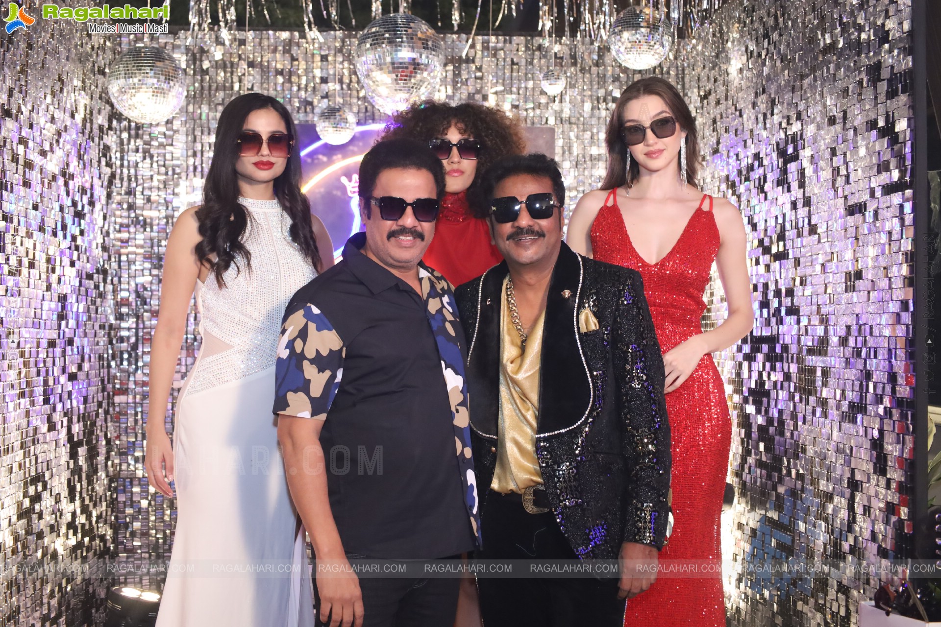 Lion Kiron Hosts a Grand Retro Edition-Themed K Party at Butta Convention