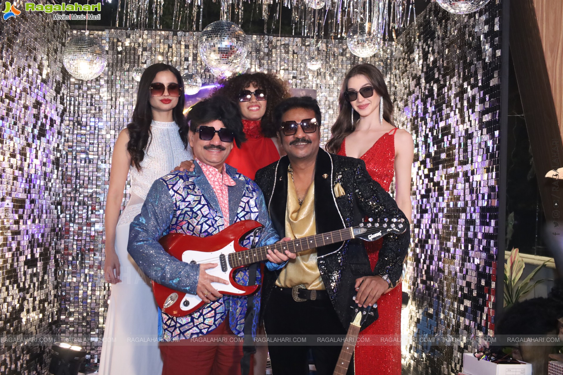 Lion Kiron Hosts a Grand Retro Edition-Themed K Party at Butta Convention