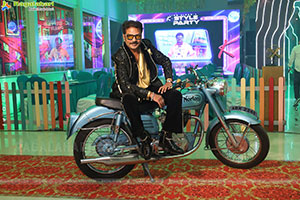 Lion Kiron Hosts a Grand Retro Edition-Themed K Party 