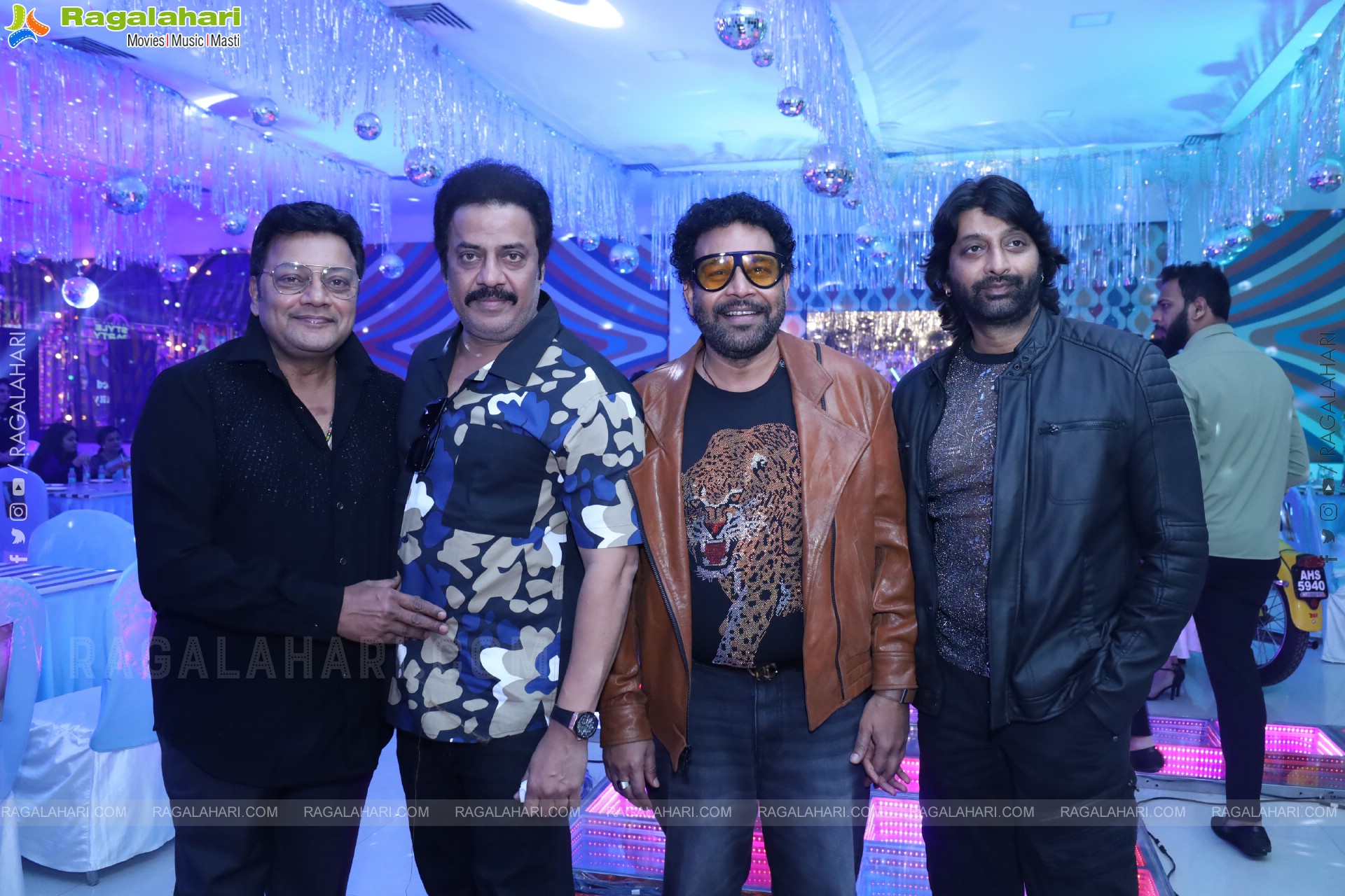 Lion Kiron Hosts a Grand Retro Edition-Themed K Party at Butta Convention