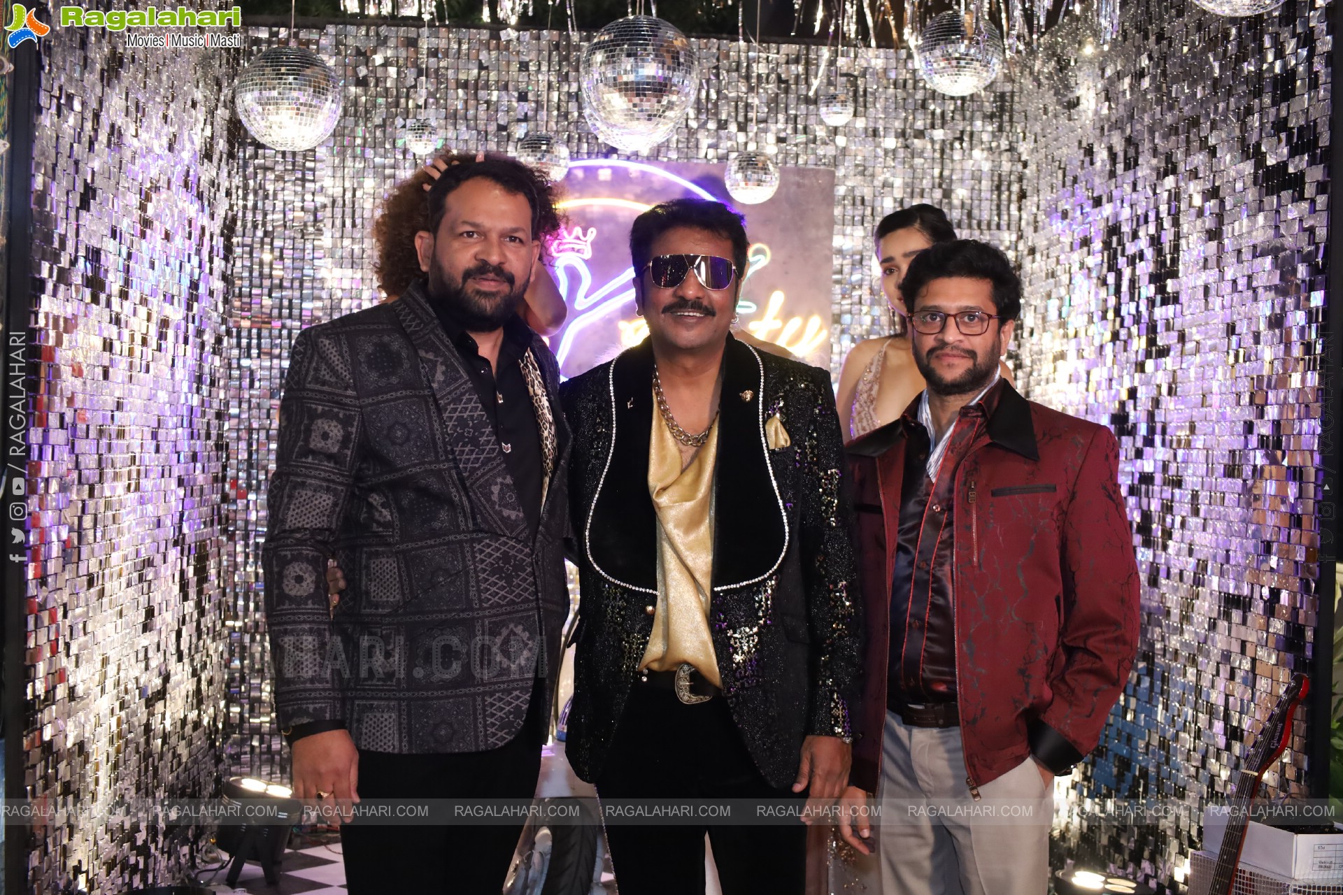 Lion Kiron Hosts a Grand Retro Edition-Themed K Party at Butta Convention
