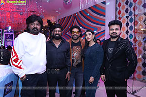 Lion Kiron Hosts a Grand Retro Edition-Themed K Party 