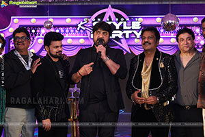 Lion Kiron Hosts a Grand Retro Edition-Themed K Party 