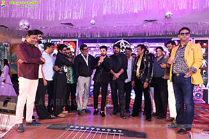 Lion Kiron Hosts a Grand Retro Edition-Themed K Party 