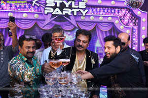 Lion Kiron Hosts a Grand Retro Edition-Themed K Party 