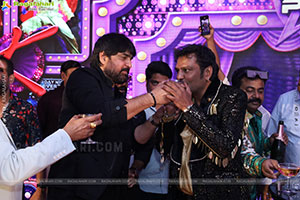 Lion Kiron Hosts a Grand Retro Edition-Themed K Party 