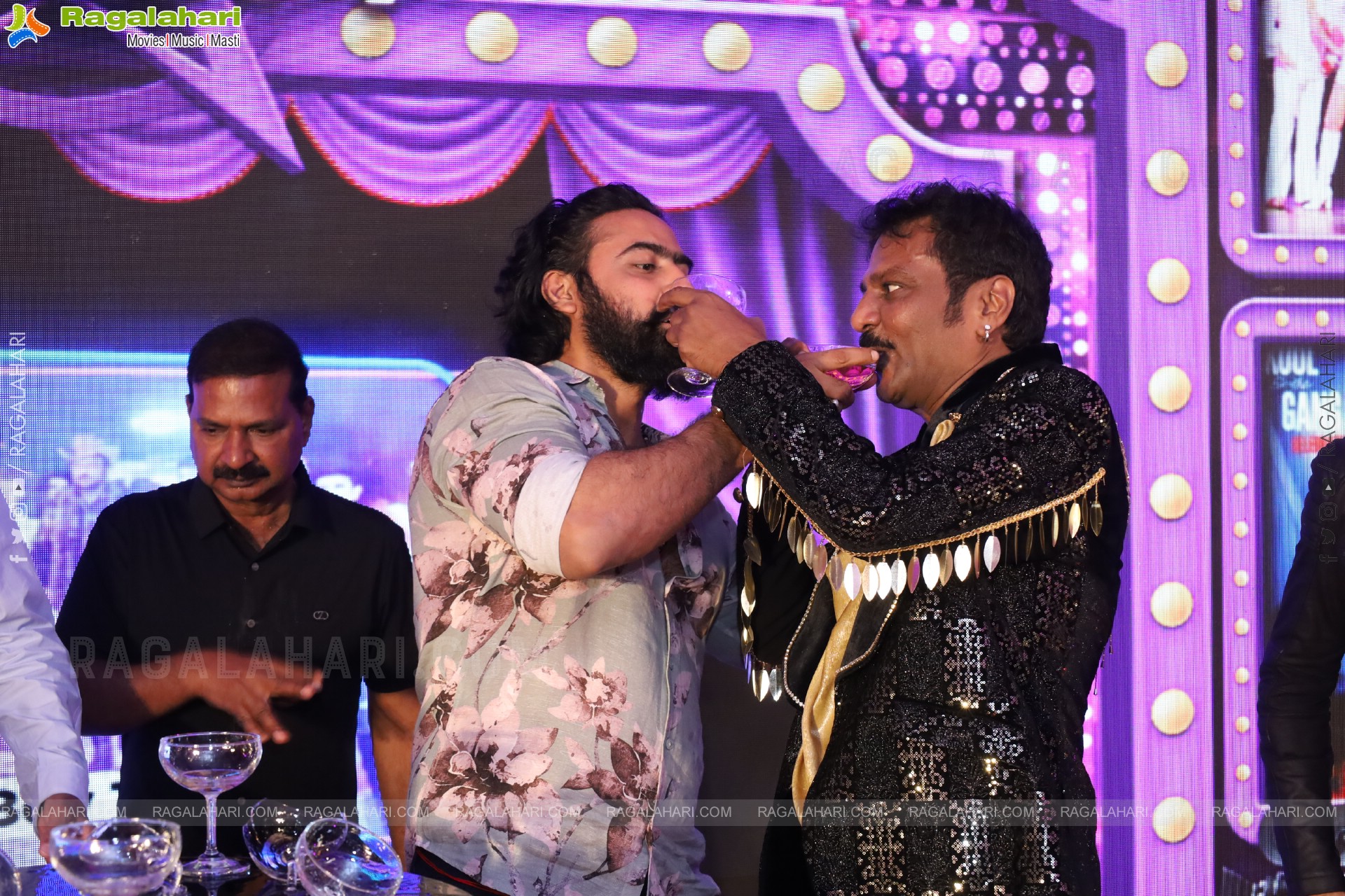 Lion Kiron Hosts a Grand Retro Edition-Themed K Party at Butta Convention