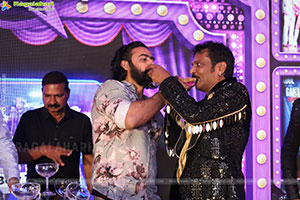 Lion Kiron Hosts a Grand Retro Edition-Themed K Party 