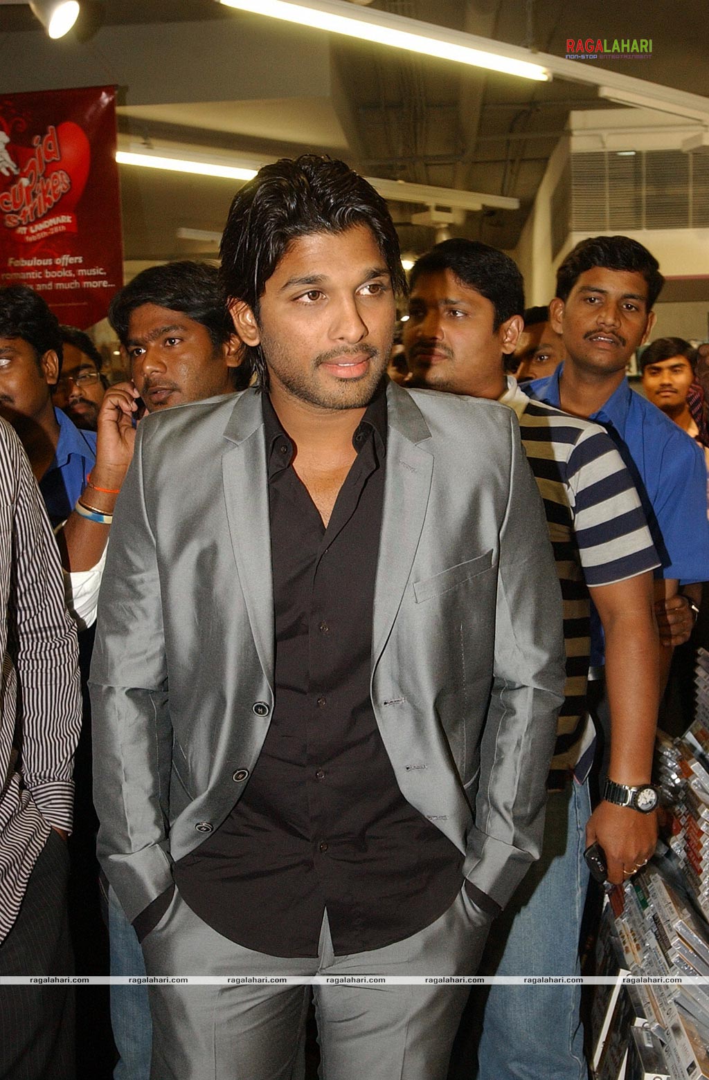 Allu Arjun at Landmark for South Scope Promotional Event