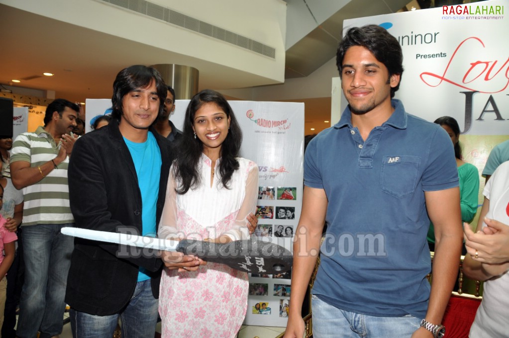 Naga Chaitanya with Radio Mirchi Uninor Best Photogenic Couple