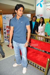 Naga Chaitanya with Radio Mirchi Uninor Best Photogenic Couple