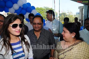 Bajaj Electroniocs, KPHB inagurated in the presence of Sneha Ullal