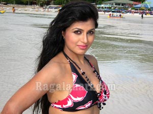 Arthi Puri Photo Gallery