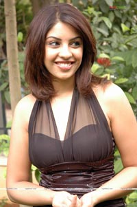 Richa Gangopadhyay Photo Gallery