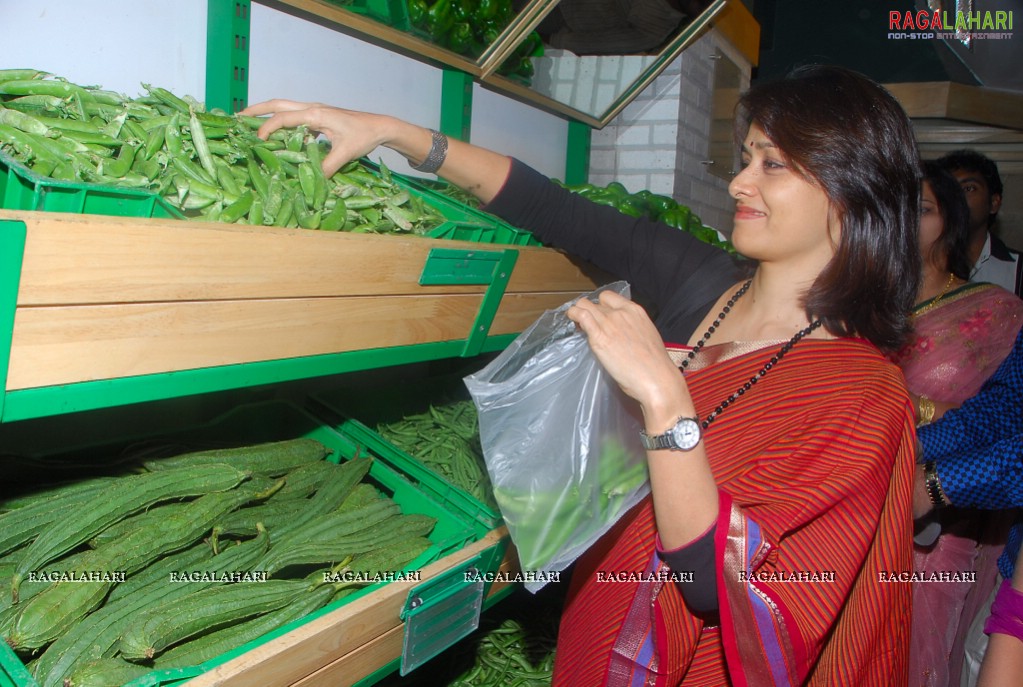 Amala Launches Genera Fresh Stores, Hyd