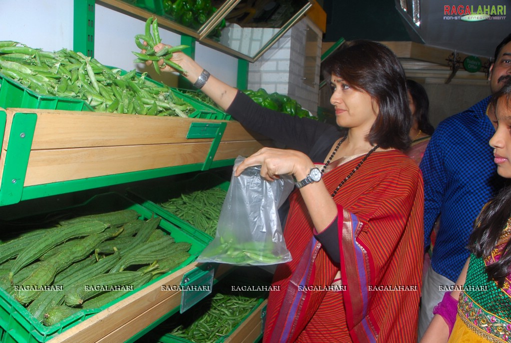 Amala Launches Genera Fresh Stores, Hyd