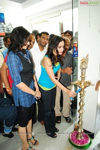 Nishanti, Chinmayi Ghatrazu at Constello Showroom Launch