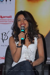 Priyanka Chopra and Vishal Bharadwaj Press Meet On 7Khoon Maaf at Cinemax