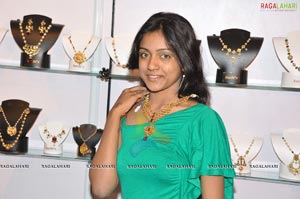 Vitika Launches Exhibition at Satya Sai Nigamagamam